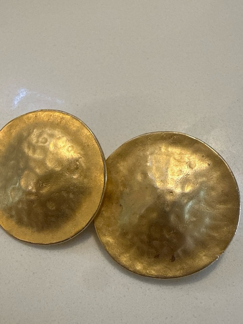Vintage Gold Hammered Metal Disc earrings - 1.5” diameter